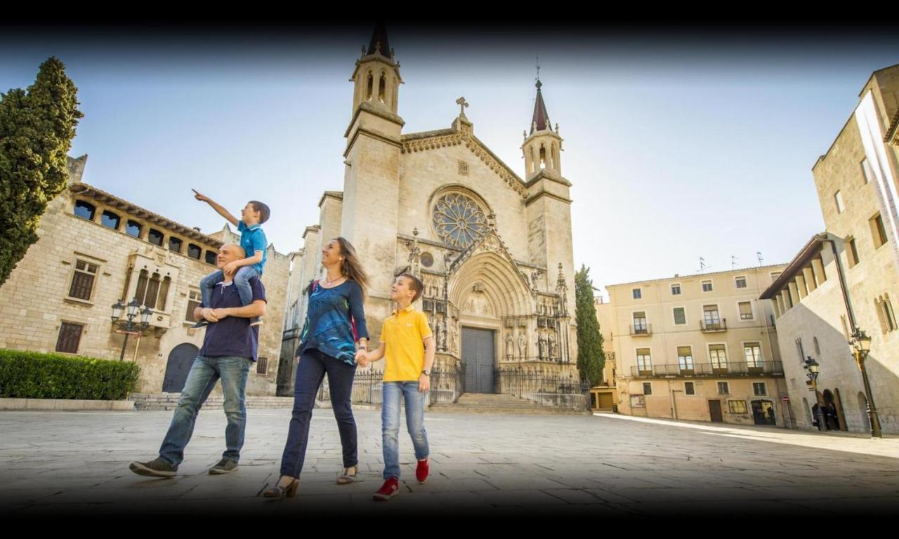 Tina De Vila, En La Capital Del Vino Vilafranca del Penedès Exterior photo